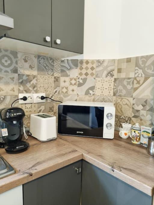 Cozy Apartment Near City Center Boekarest Buitenkant foto