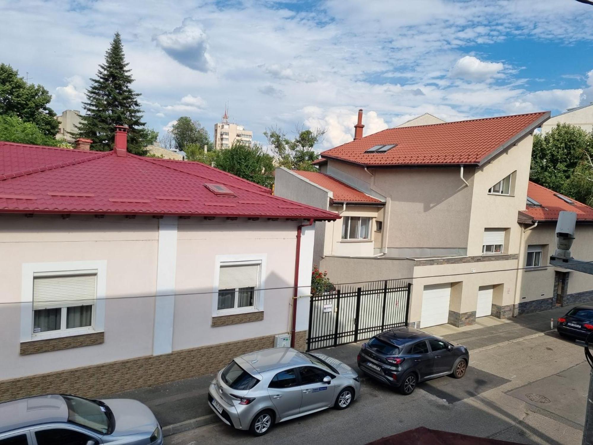 Cozy Apartment Near City Center Boekarest Buitenkant foto