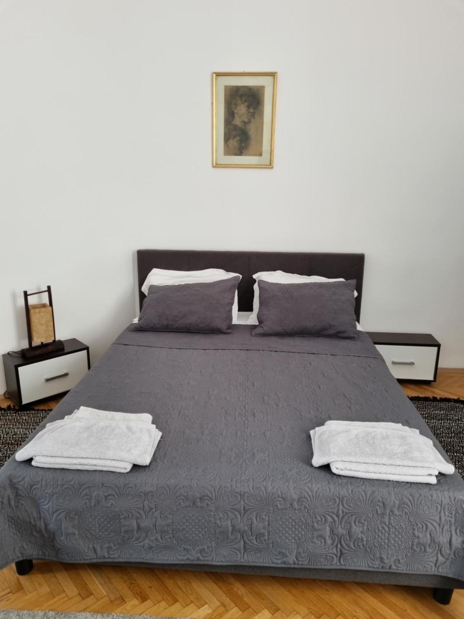 Cozy Apartment Near City Center Boekarest Buitenkant foto